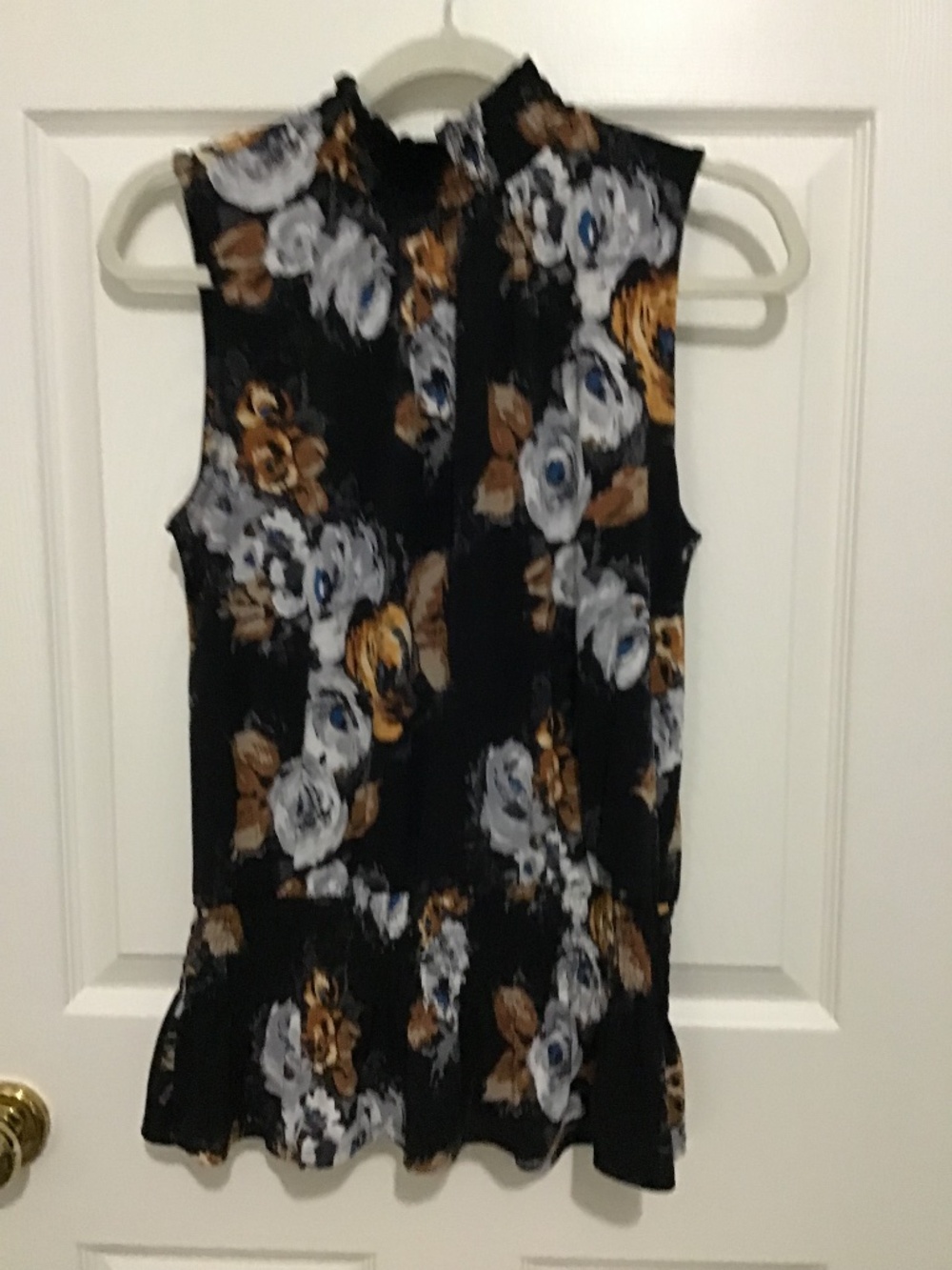 WHBM (White House Black Market)